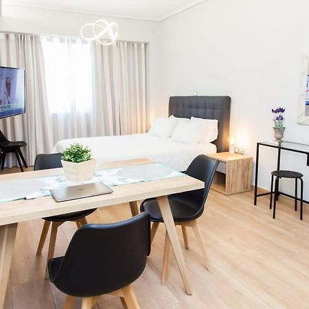 Contemporary And Chic Apartment In Central Atena Exterior foto