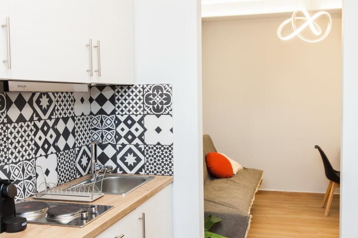 Contemporary And Chic Apartment In Central Atena Exterior foto